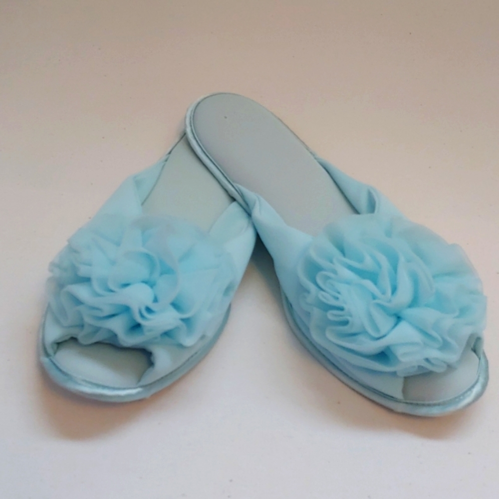 Vintage Vanity Fair pastel blue house slippers. Size Large 8-9